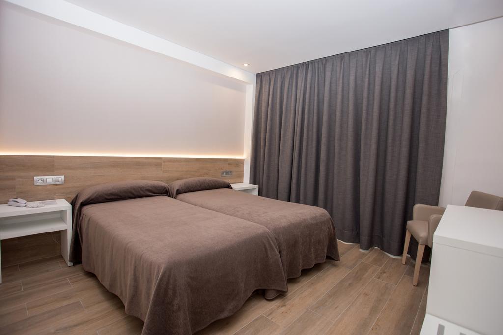 Hotel Perla Benidorm Luaran gambar