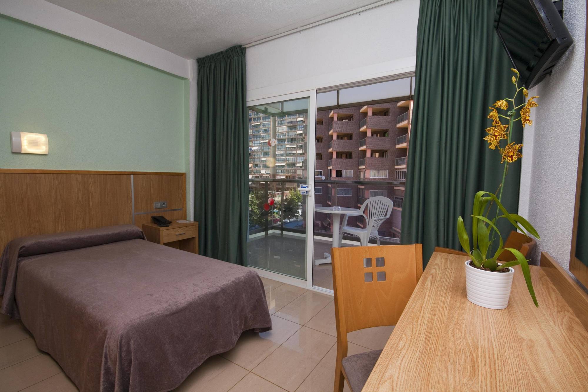 Hotel Perla Benidorm Luaran gambar